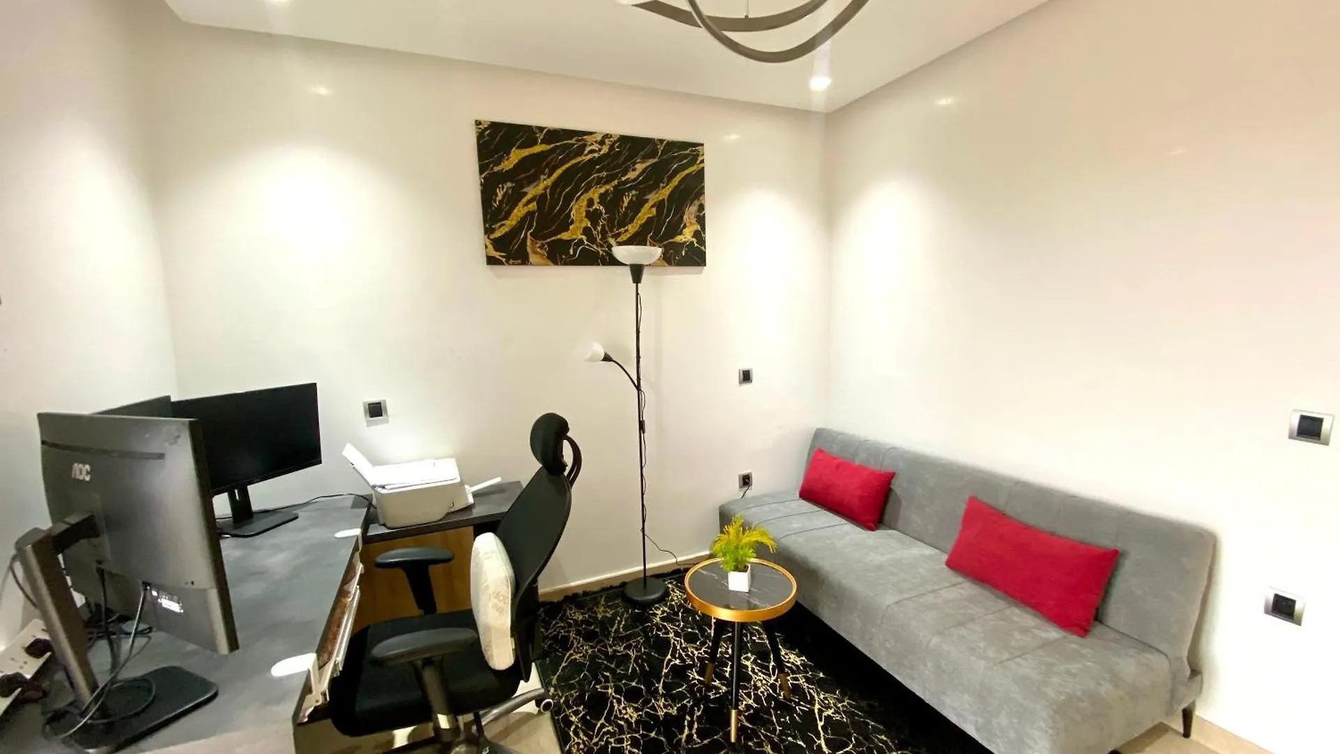 Stunning Views & Prime Location! Apartman Casablanca