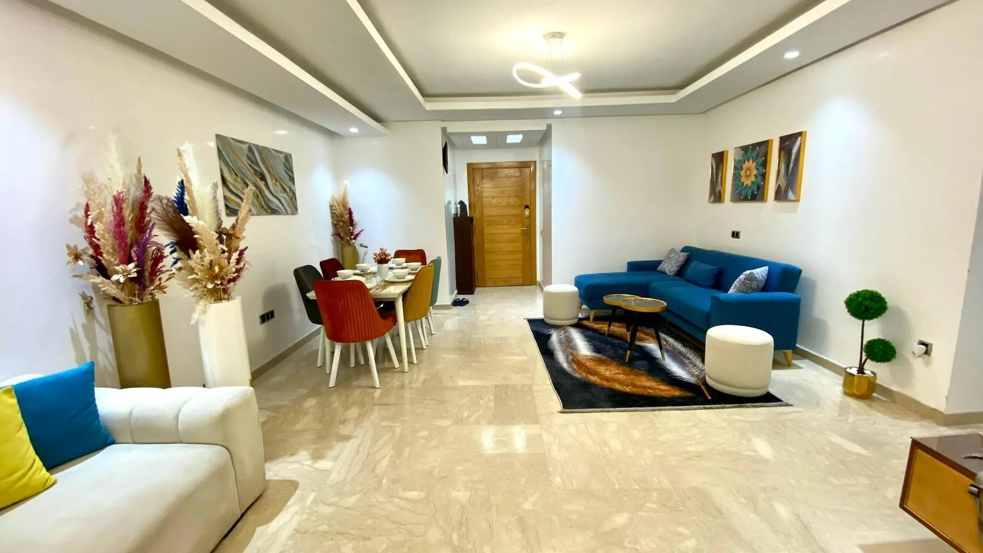 Stunning Views & Prime Location! Apartman Casablanca