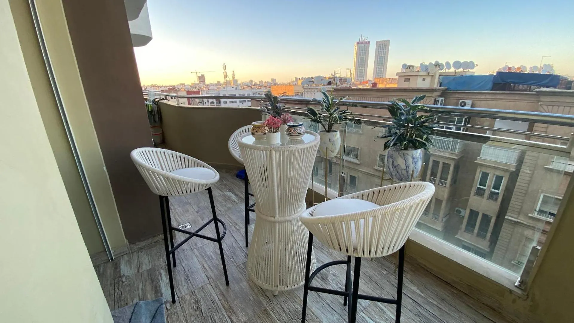 Apartament Stunning Views & Prime Location! Casablanca Maroko